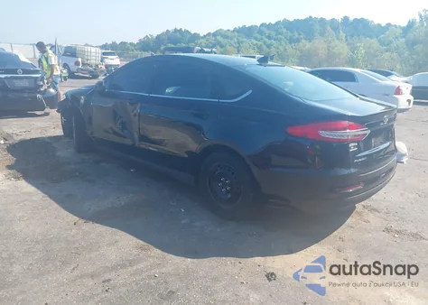 2020 Ford Fusion S z USA, uszkodzony, nr VIN 3FA6P0G74LR234421